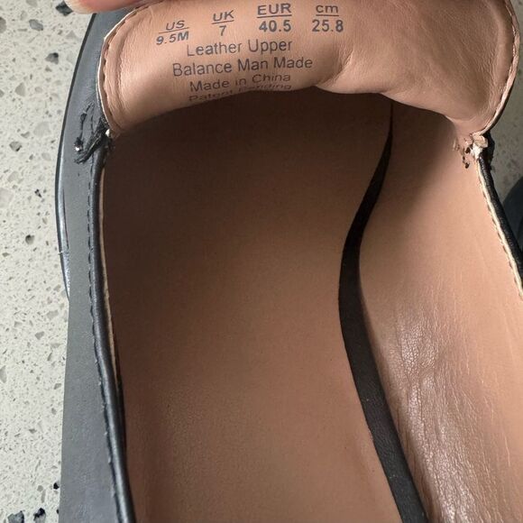 Naturalizer Callie-Moc Black Leather Block Heel Loafers Gold Chain Size 9.5 EUC - Picture 5 of 12